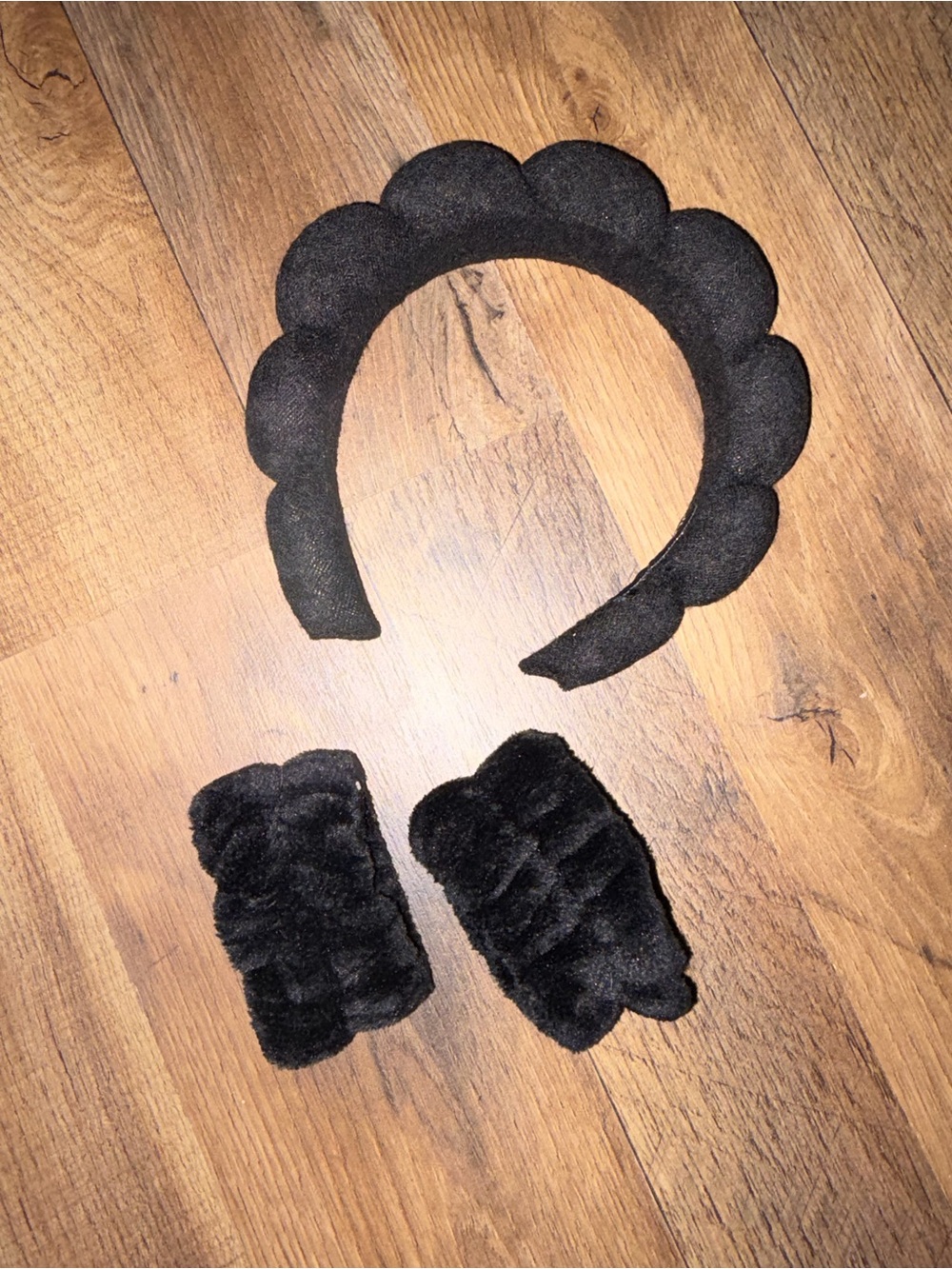 Headband and wristbands for washing face